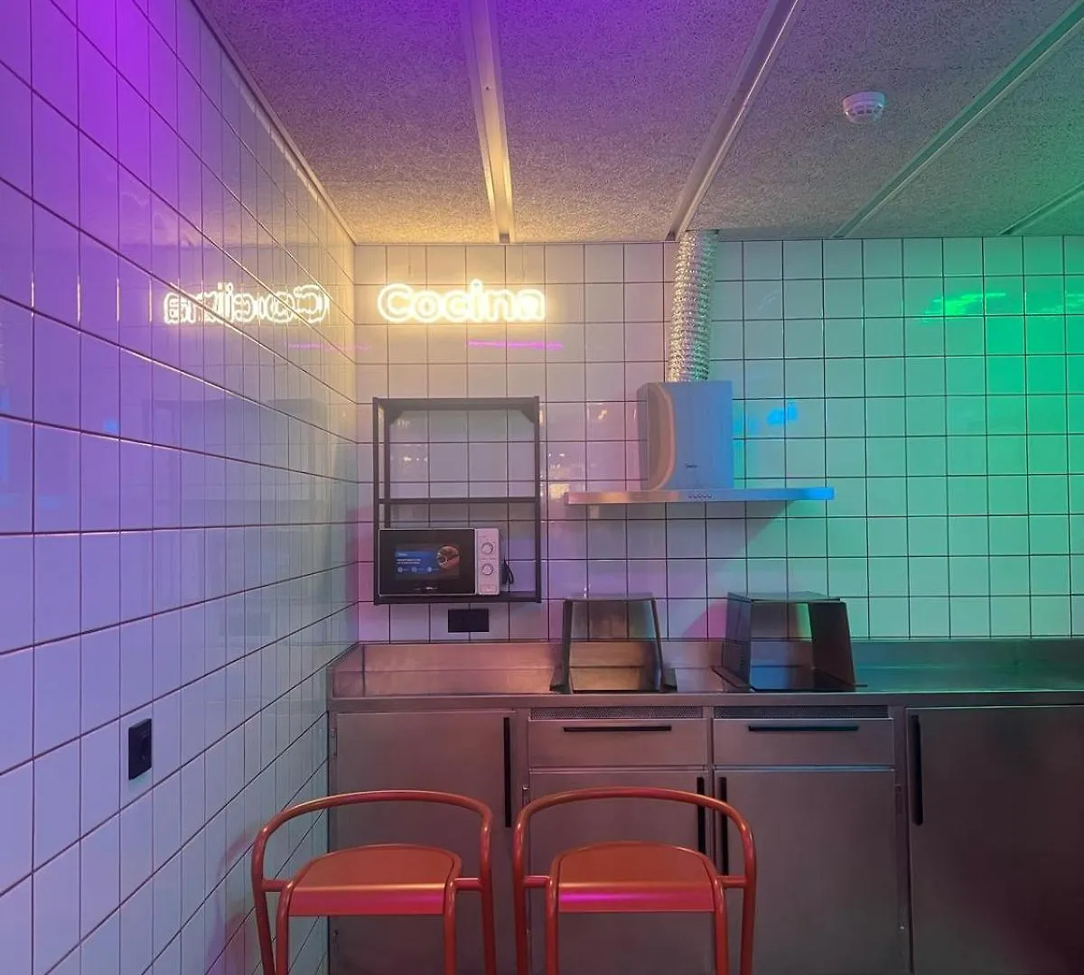 Hostal Lamia Bbk Women Hostel-Solo Mujeres Bilbao
