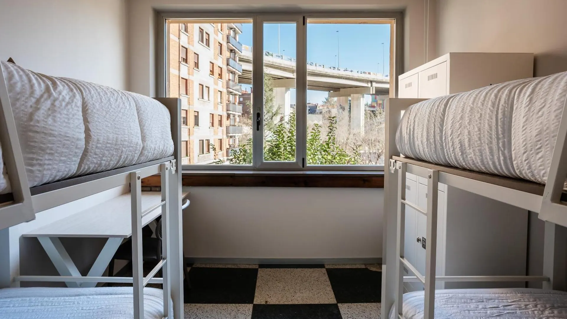 Lamia Bbk Women Hostel-Solo Mujeres Bilbao Spain